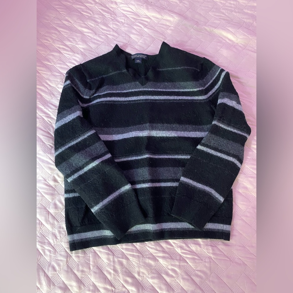 Banana Republic 100% Extra fine Merino Wool